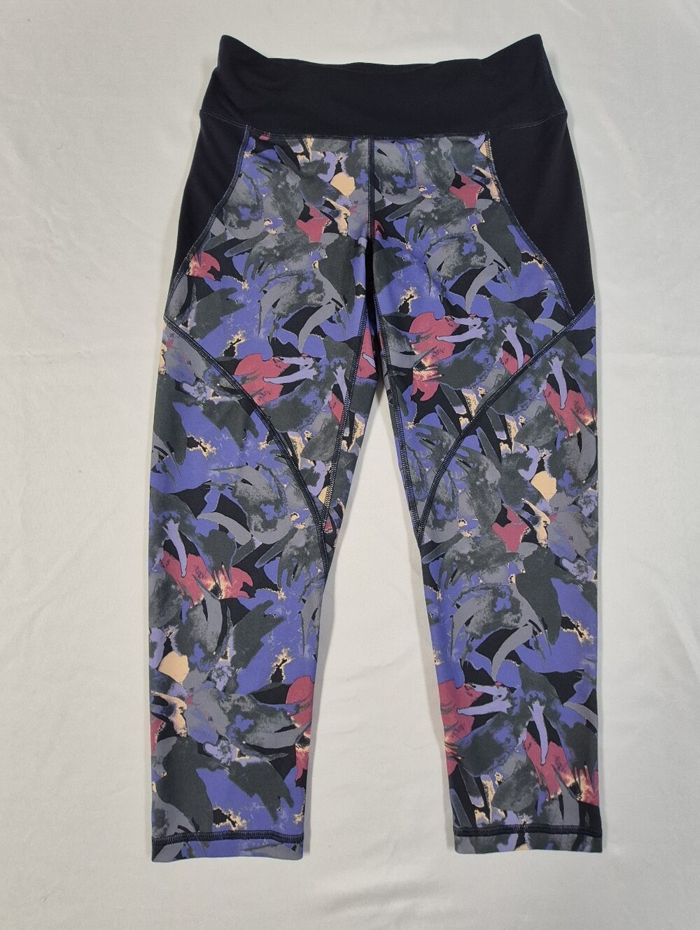 Patagonia Cropped Leggings Womens M Abstract Jungle Smolder Blue EUC
